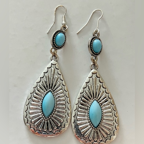 Costume Earrings silver metal and blue stone coastal boho dangling teardrop - Picture 6 of 8